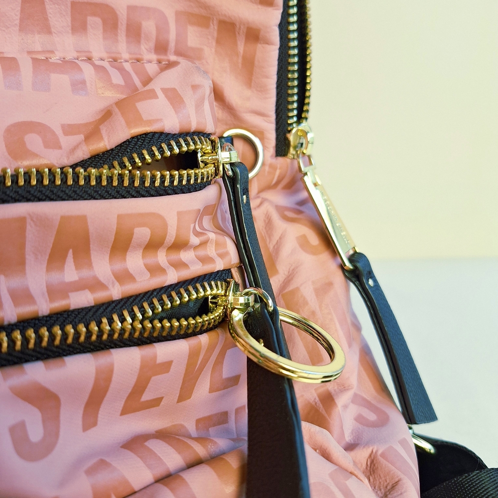 NWOT Steve Madden Blush Pink Logo Designer Backpack with Gold Zipper Black Trim - Picture 4 of 5